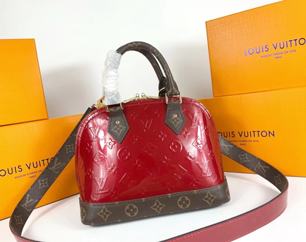 ルイヴィトンバッグ正面デザイン